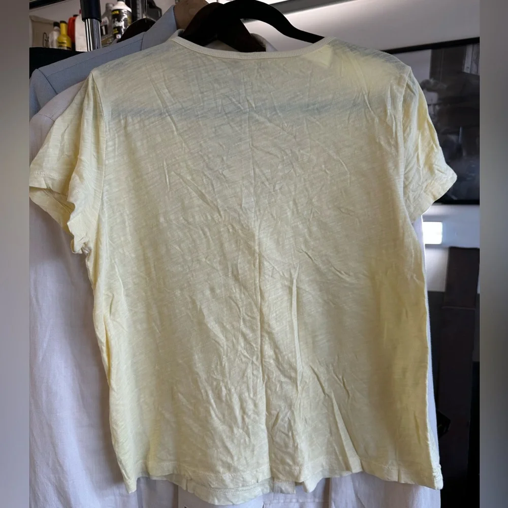 Old Navy Light Yellow & Black V-Neck Button-Down Shirts - Picture 2 of 5